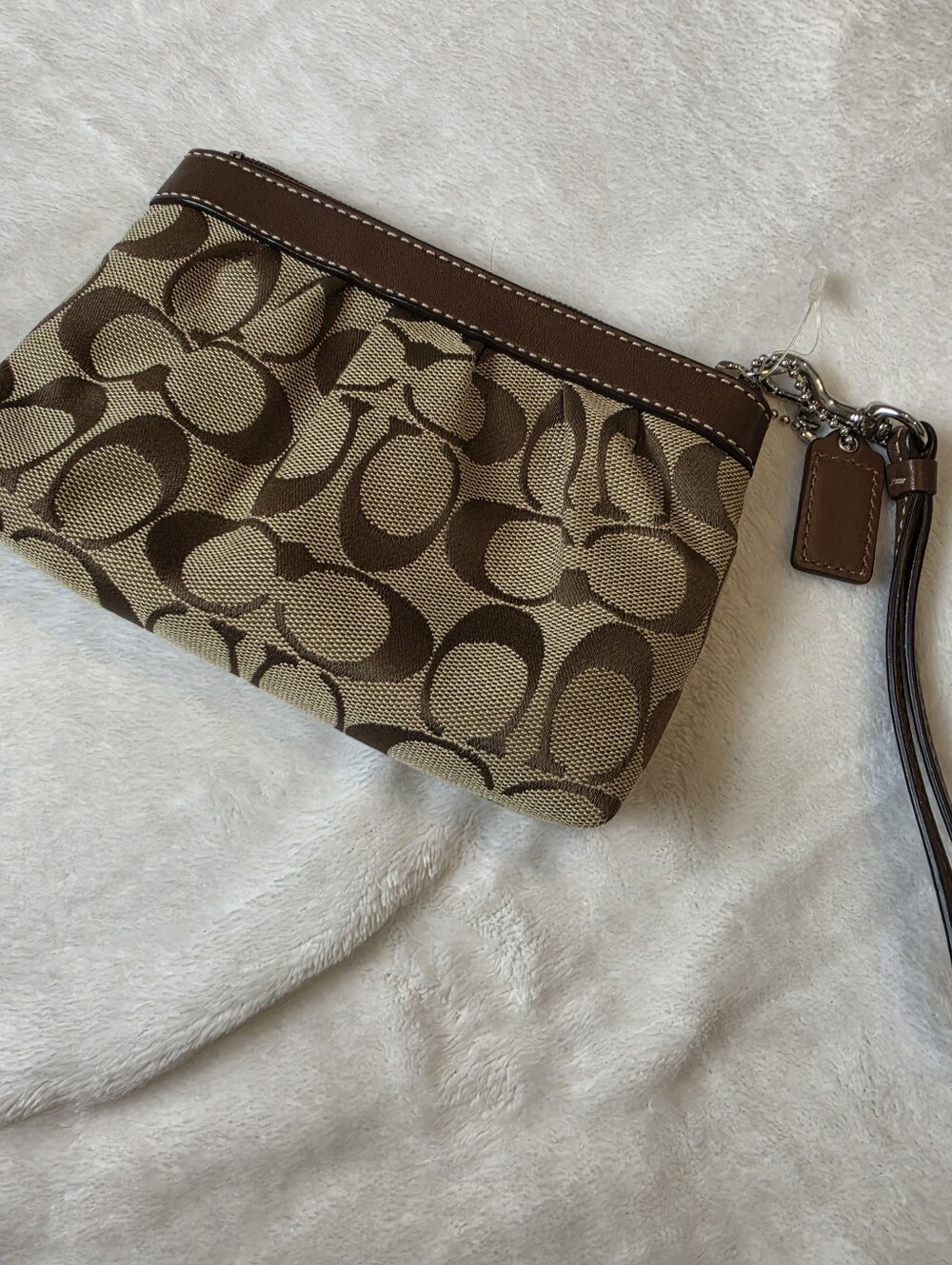 NWOT Coach  Signature Design Pleated Wristlet